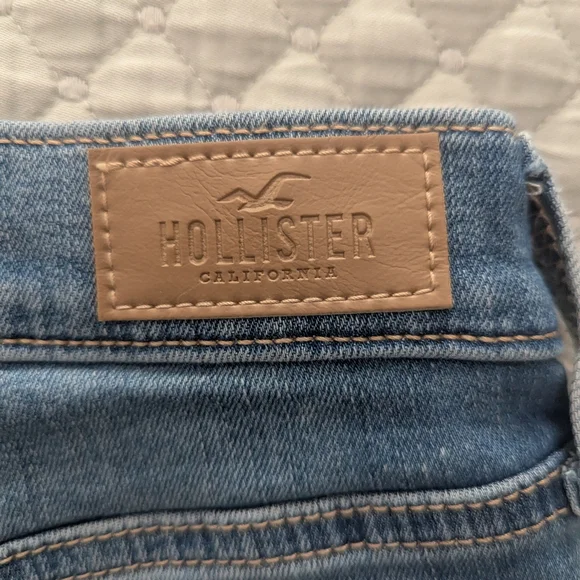HOLLISTER Low Rise Denim Shorts Size 26 - Picture 4 of 8